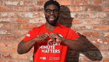 世界杯官方app下载中心-多位英超名宿助力宣传英国心脏健康月，呼吁球迷学习心肺复苏术