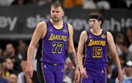 双核报销，西部第三摇摇欲坠，17号秀成唯一解药？他或成湖人弃子|东契奇|季后赛|科内克特|奥斯汀-里弗斯|洛杉矶湖人队_新浪体育_新浪新闻