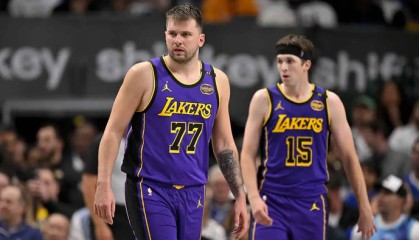 双核报销，西部第三摇摇欲坠，17号秀成唯一解药？他或成湖人弃子|东契奇|季后赛|科内克特|奥斯汀-里弗斯|洛杉矶湖人队_新浪体育_新浪新闻