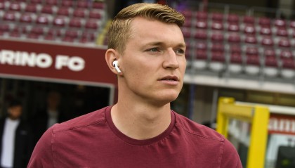 世界杯客户端升级说明-罗马诺：和都灵解约后，26岁中卫舒尔斯今夏将寻找新东家